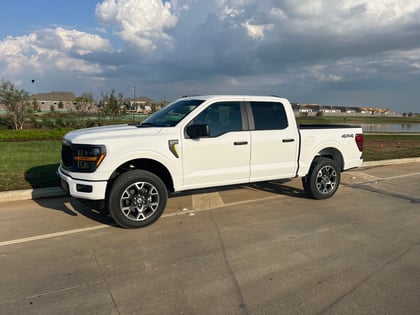 2 inch Lifted 2024 Ford F-150 4WD