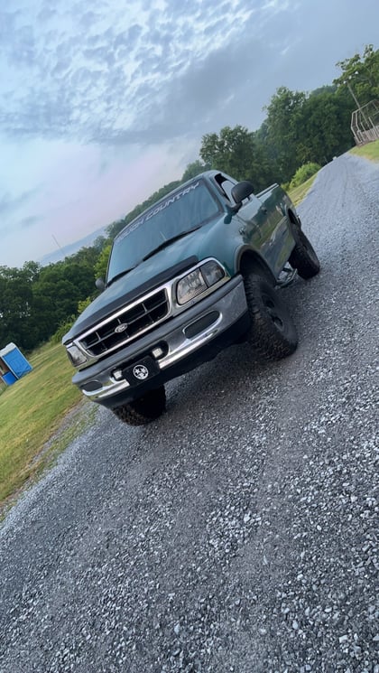 2.5 inch Lifted 1998 Ford F-150 4WD