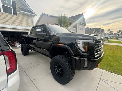 7 Inch Lifted 2024 GMC Sierra 2500 HD 4WD