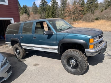 View build 6 Inch Lifted 1994 Chevy K2500 Suburban 4WD | Rough Country