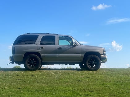 2 inch Lifted 2002 Chevy Tahoe 4WD