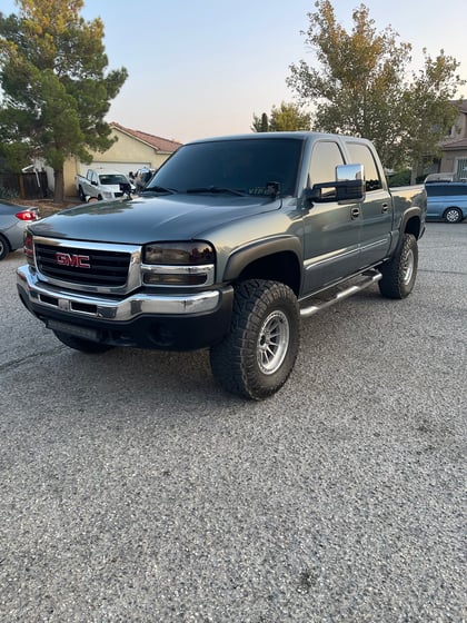 6 Inch Lifted 2006 GMC Sierra 1500 RWD