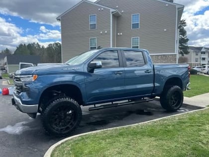 6 Inch Lifted 2024 Chevy Silverado 1500