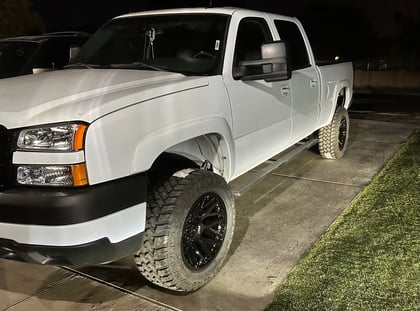 2 inch Lifted 2004 Chevy Silverado 2500 HD RWD