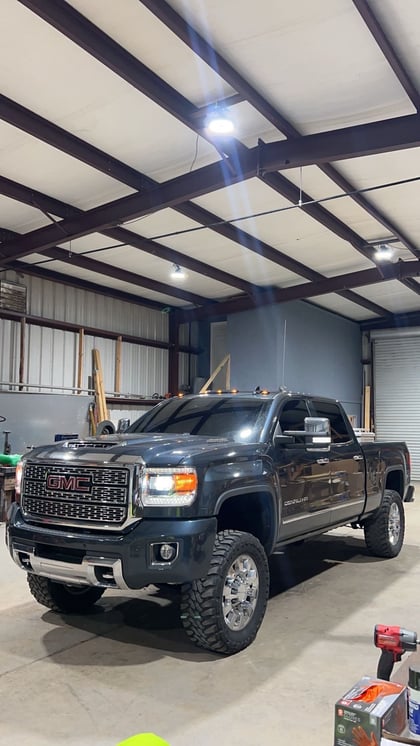 3.5 Inch Lifted 2019 GMC Sierra 2500 HD 4WD