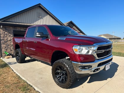 Rough Country 6 inch Lift Kit - 22XL - Ram 1500 4WD (2019-2023) 33930A