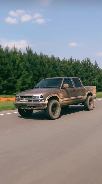 2.5 inch Lifted 2002 Chevy S10 4WD