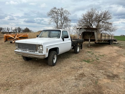 2 inch Lifted 1977 Chevy C10/K10 Pickup 4WD