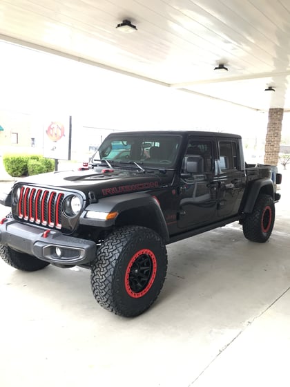 2.5 inch Lifted 2020 Jeep Gladiator JT 4WD