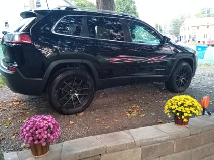 2 inch Lifted 2019 Jeep Cherokee KL 4WD