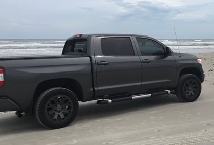 2.5 inch Lifted 2014 Toyota Tundra 4WD
