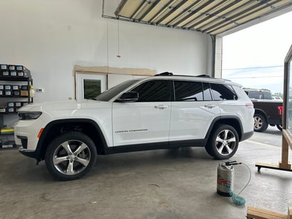 1 inch Lifted 2021 Jeep Grand Cherokee 4WD