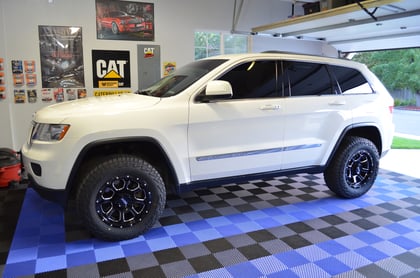 2.5 inch Lifted 2012 Jeep Grand Cherokee 4WD