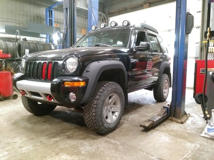 2.5 inch Lifted 2003 Jeep Liberty 4WD