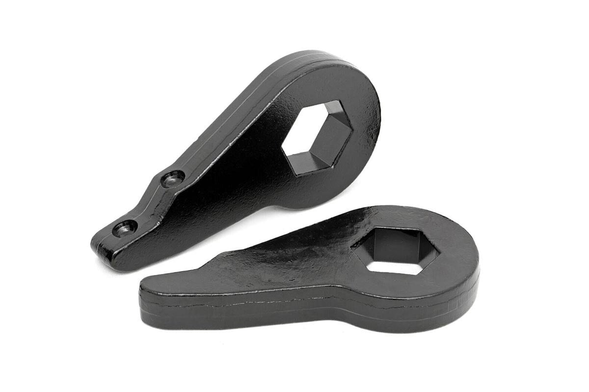 Crank it up with Rough Country;s 2001-2010 Torsion Bar Leveling Kit. Featuring a set of durable, forged Torsion bar Keys, this kit affords you plenty of height without breaking the bank. Run up to a 285/75 R16 tire with this 1.5 - 2-inch Torsion Bar Kit. This setup levels the front of the vehicle with the rear for a killer stance and clean, level look.