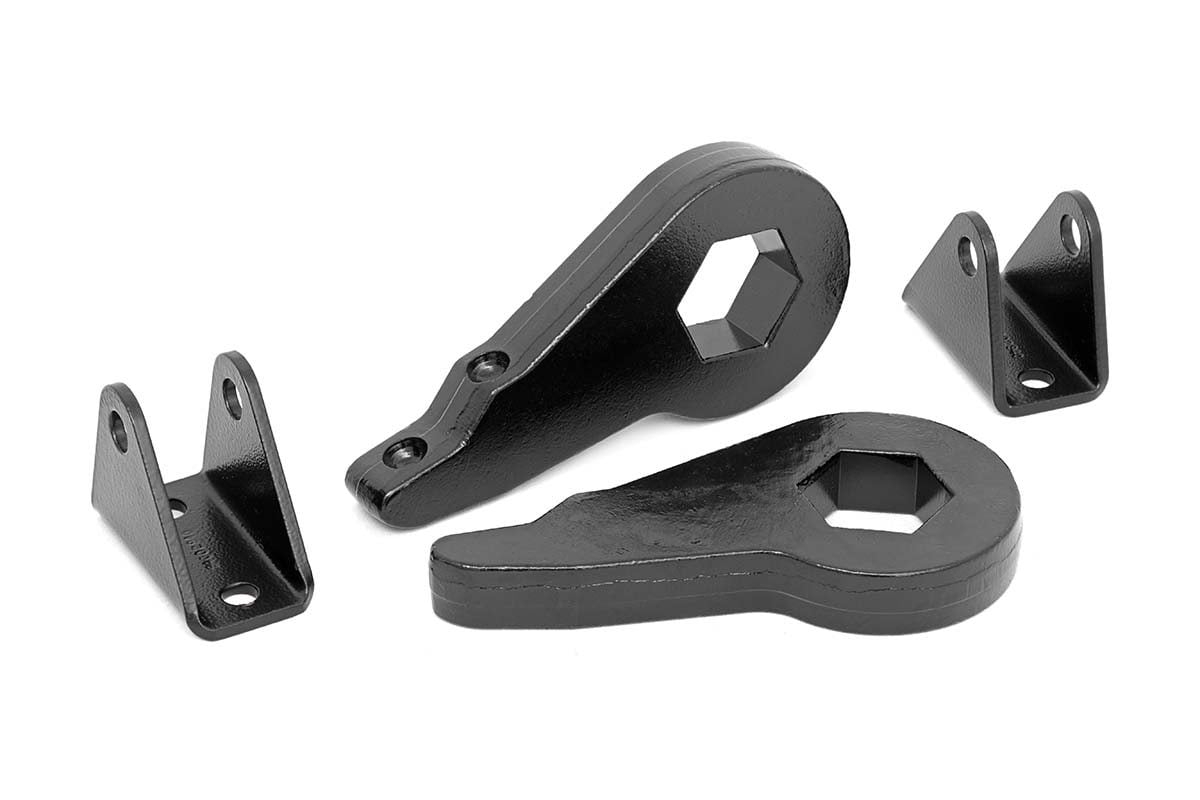 Crank it up with Rough Country;s 2001-2010 Torsion Bar Leveling Kit. Featuring a set of durable, forged Torsion bar Keys and shock extension brackets, this kit affords you plenty of height without breaking the bank. Run up to a 285/75 R16 tire with this 1.5 - 2-inch Torsion Bar Kit. This setup levels the front of the vehicle with the rear for a killer stance and clean, level look.