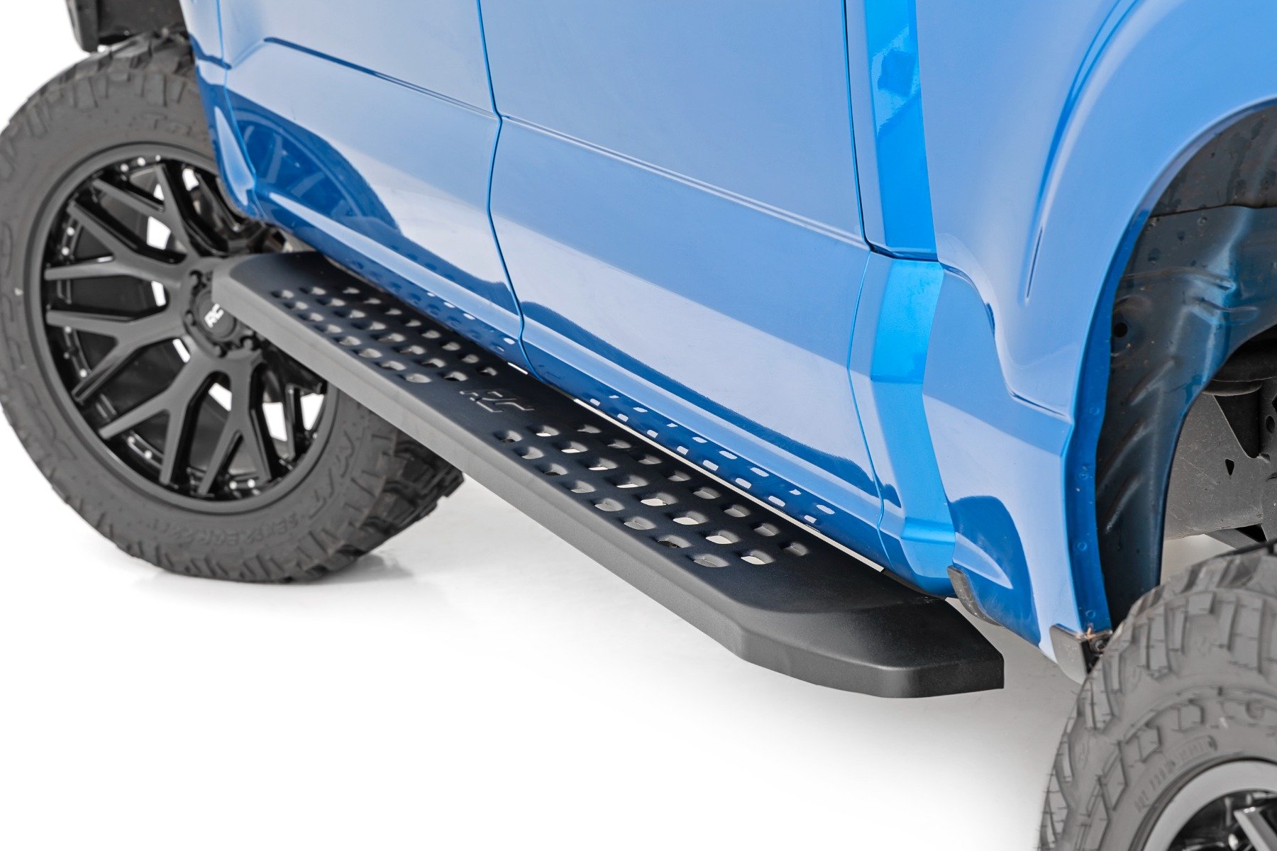 RPT2 Running Board | Crew Cab | Black | Ford F-150 / F-150 Lightning / Raptor (15-24)