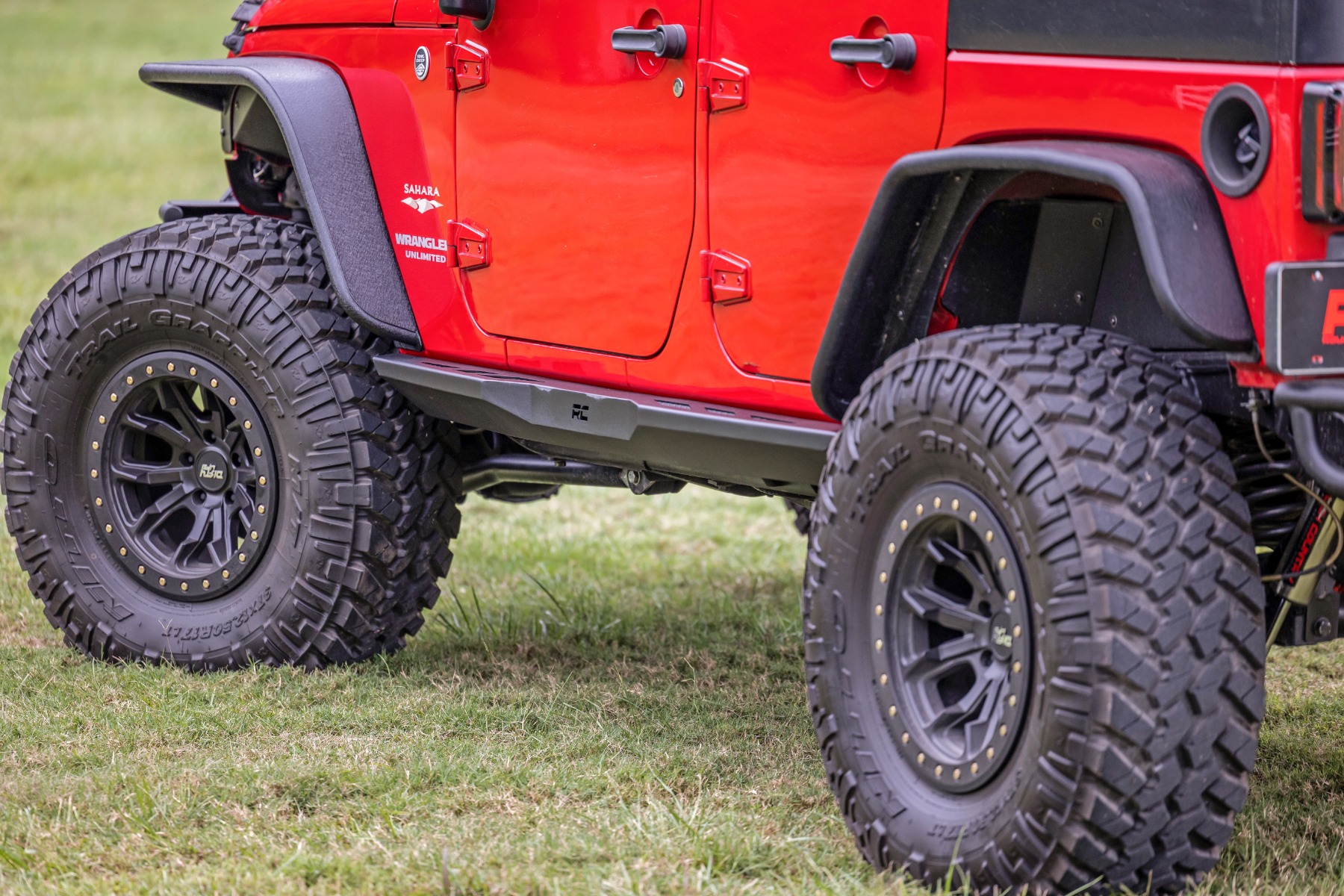 Rock Sliders | Heavy Duty l 4-Door | Jeep Wrangler Unlimited 2WD / 4WD (07-18)