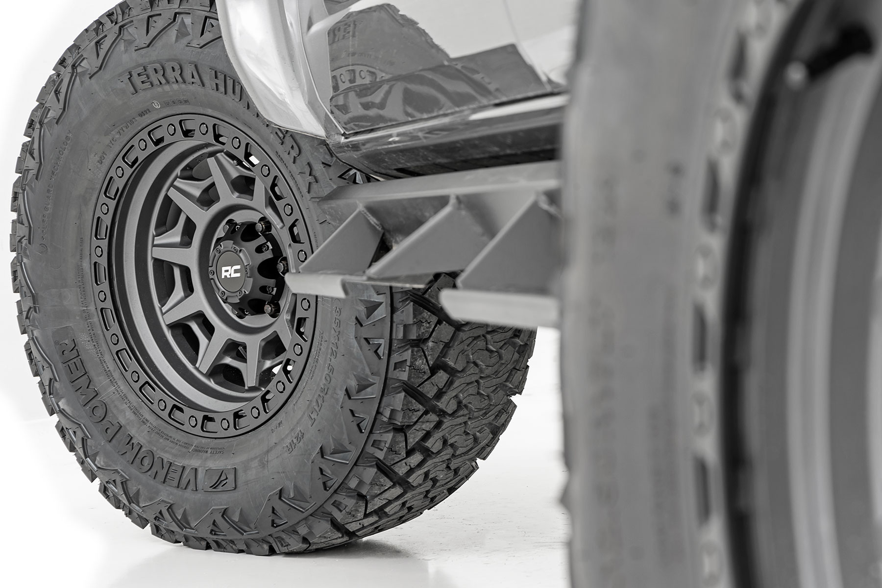 Rough Country 82 Series One-Piece 14x7 | 4x137 | +10mm Offset-82140733 Gloss Black Wheel With Aluminum (14 X 7. Inches /4 X 137 Mm, 10 Mm Offset) : Rough Country