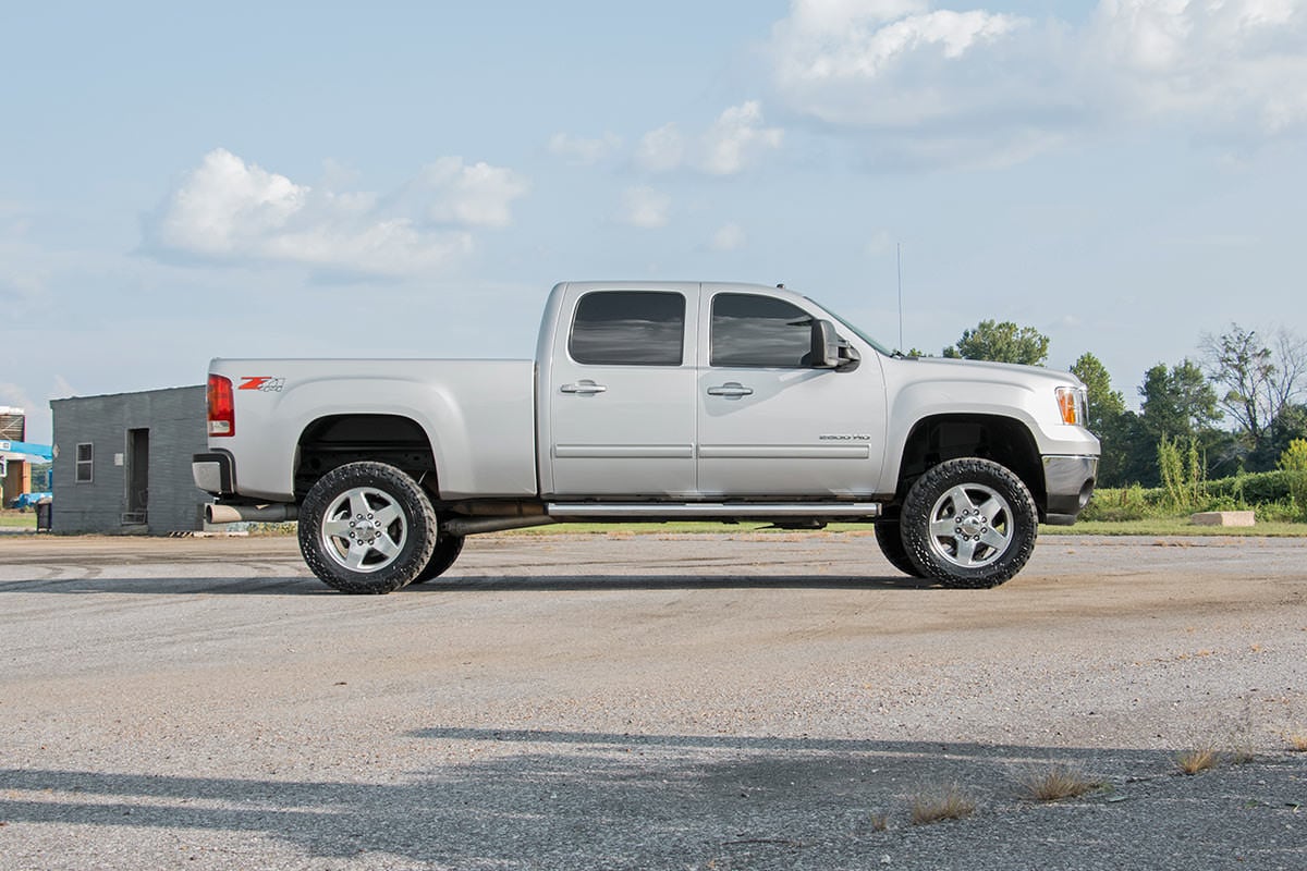 Rough Country (95730RED) 3.5 inch Lift Kit | Knuckle | Chevy/GMC 2500HD/3500HD (11-19)