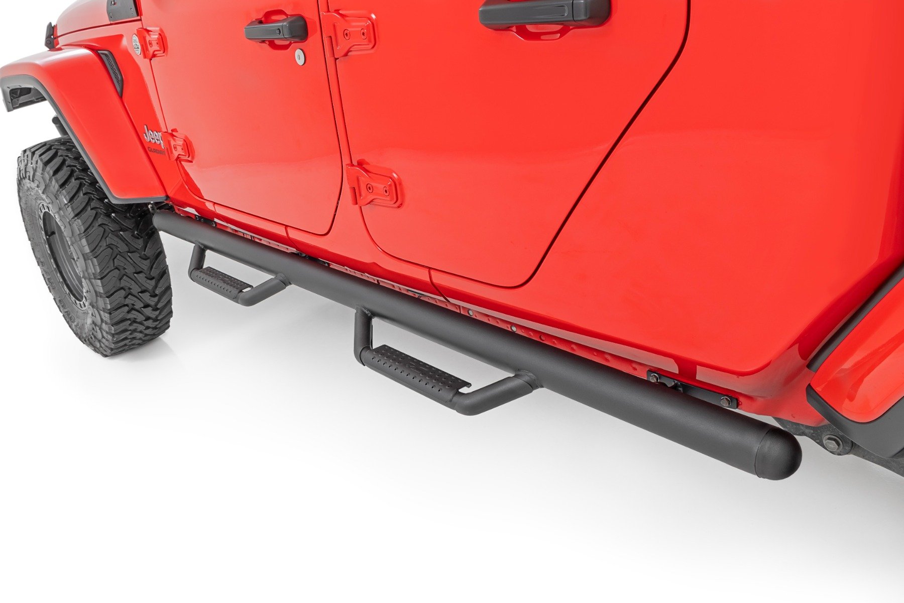 Rough Country (47620500A) Hard Low Profile Bed Cover | 5' Bed | Jeep Gladiator JT 4WD (20-23)