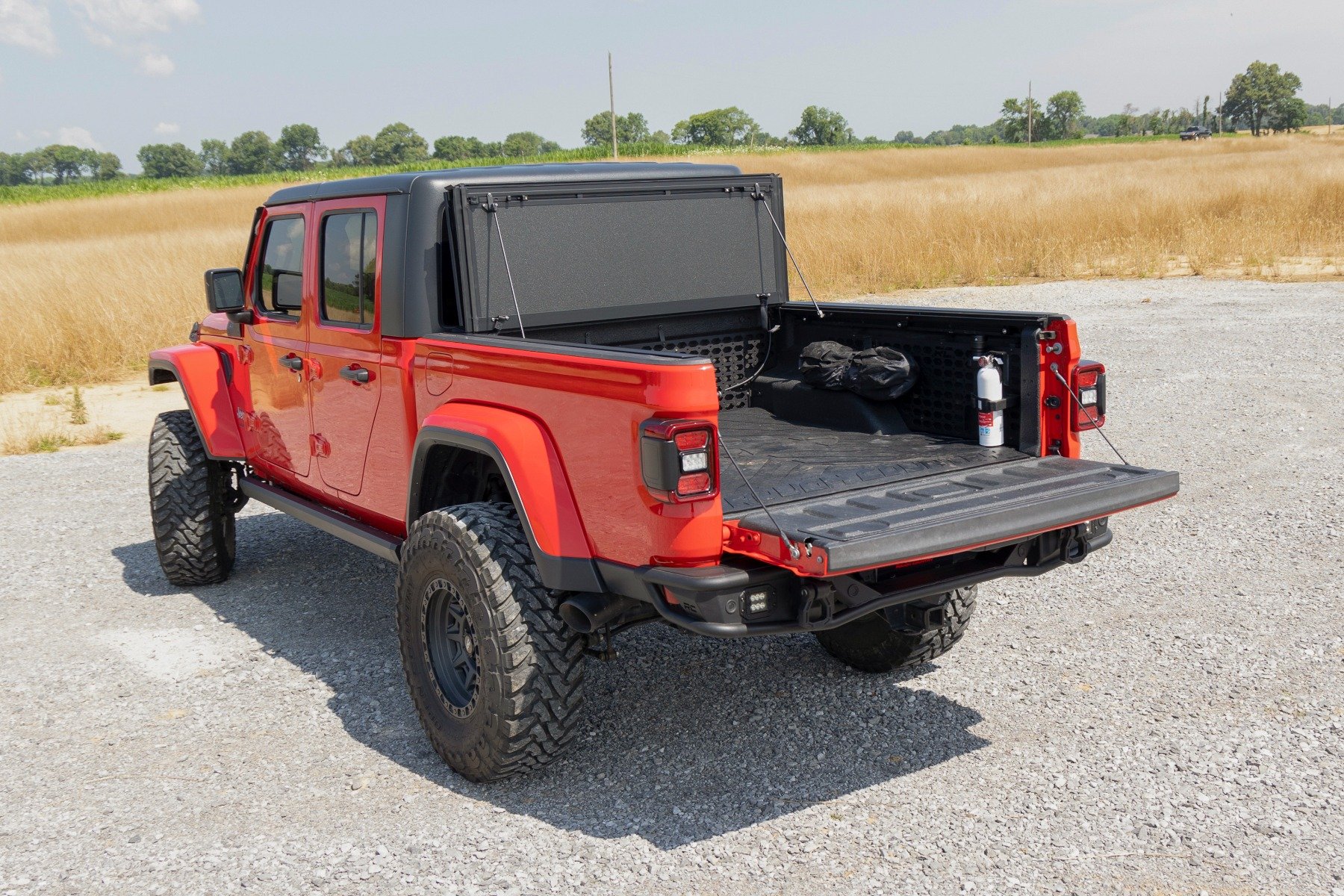 Rough Country (47620500A) Hard Low Profile Bed Cover | 5' Bed | Jeep Gladiator JT 4WD (20-23)