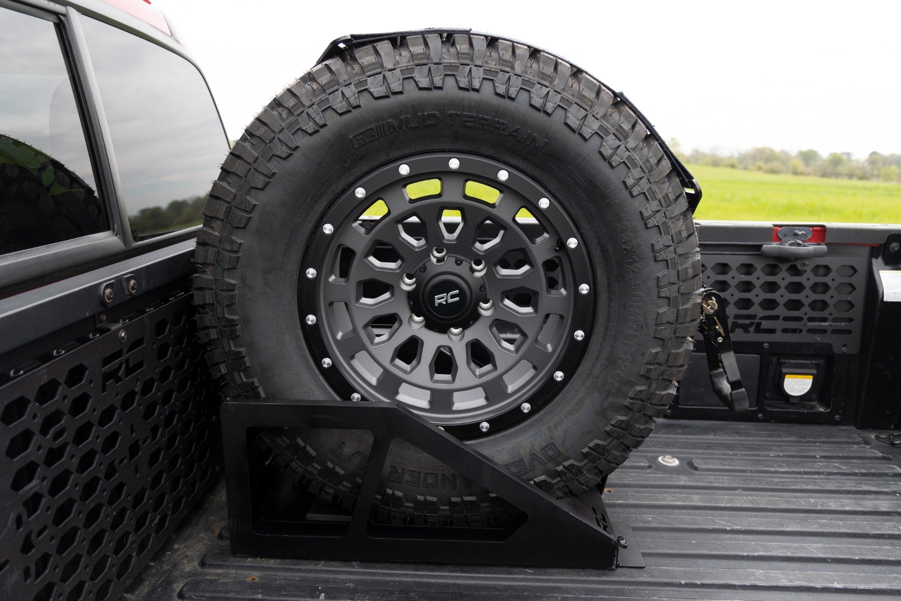 Bed Mount Spare Tire Carrier | Universal | Multiple Makes & Models ...