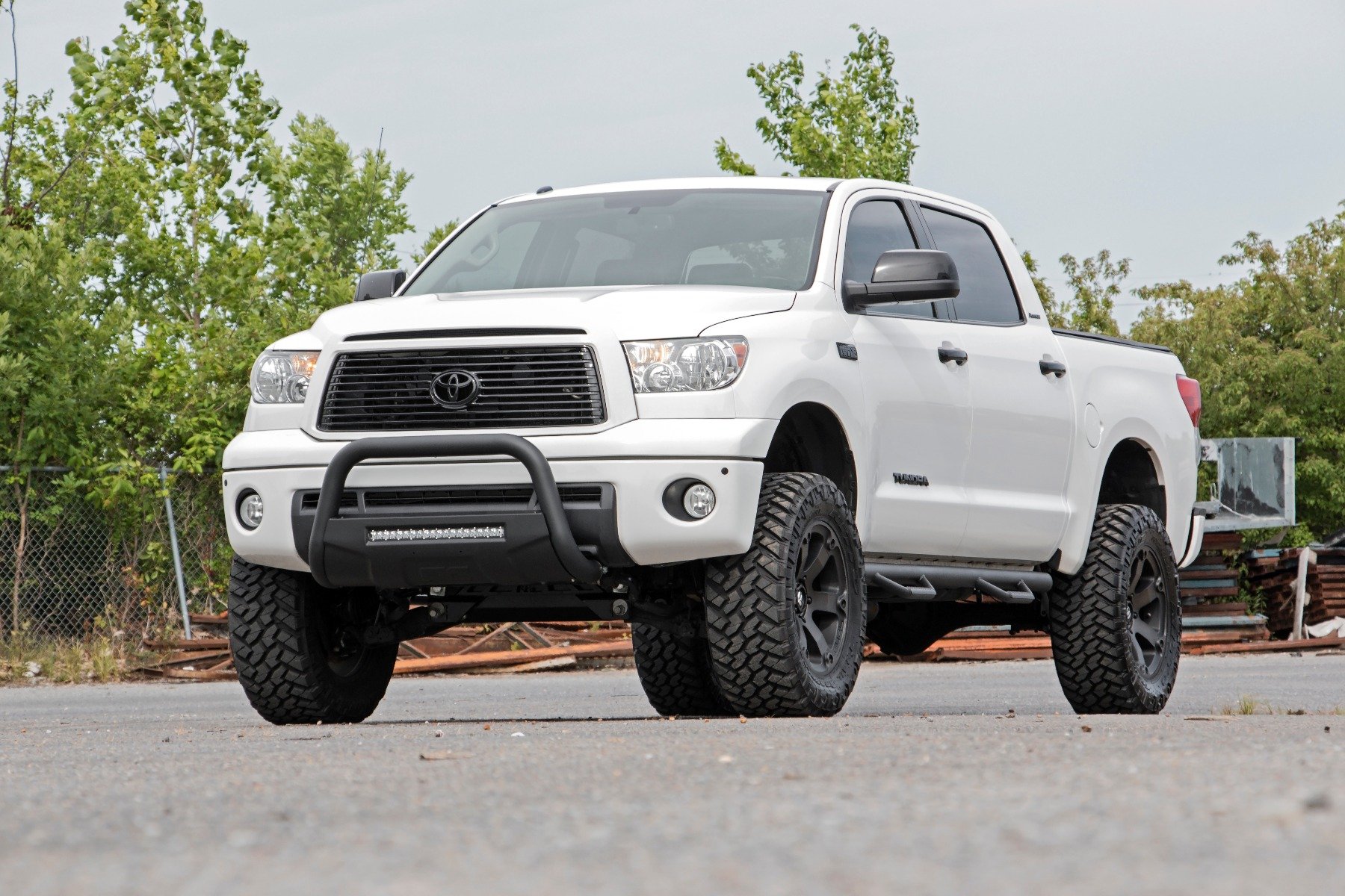 Black Led Bull Bar | Toyota Tundra 2WD/4WD (2007-2021) | Rough Country
