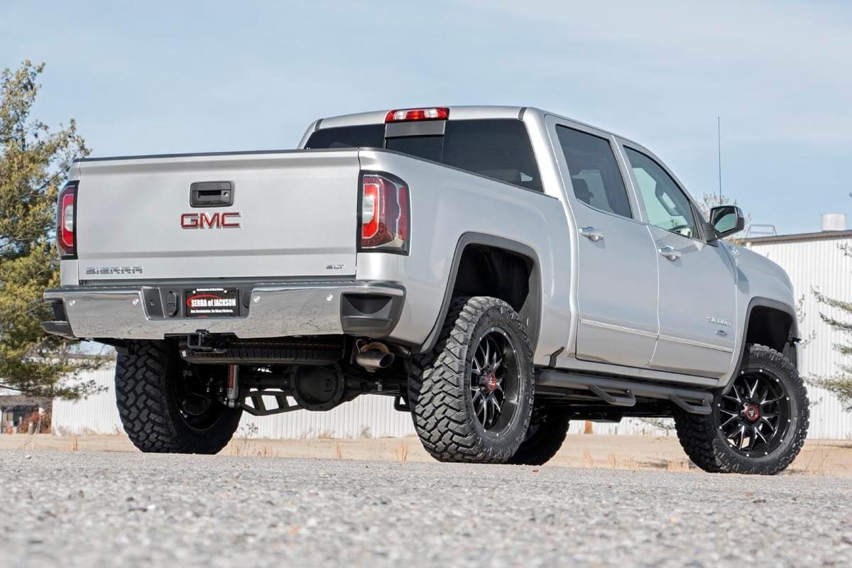 Rough Country 3.5 Lift Kit for 2022-2023 Chevy Silverado 1500 - 28230 