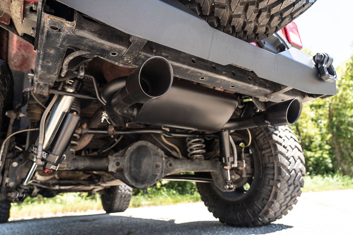 Jeep exhaust clearance system