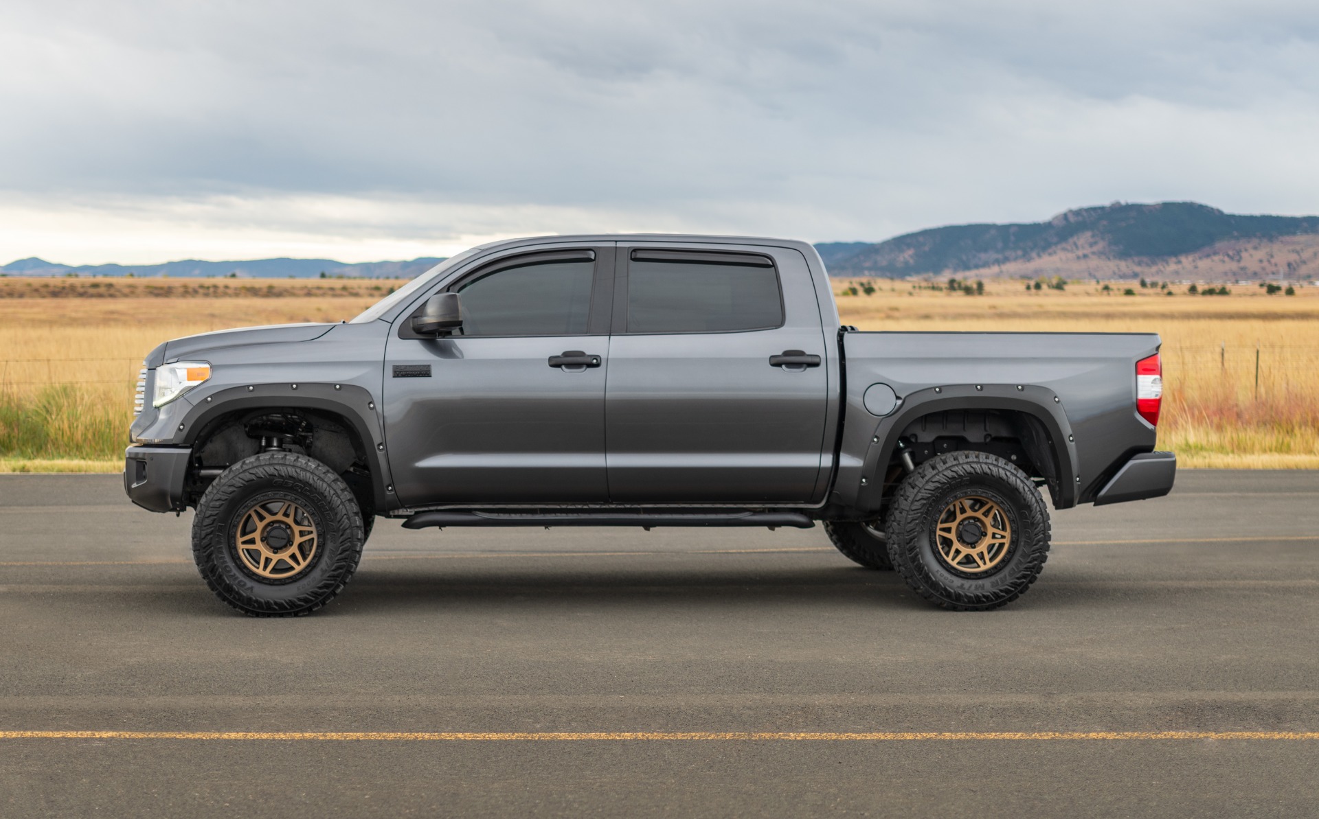 Pocket Fender Flares | Toyota Tundra 2WD / 4WD (2014-2021) (Gloss Black)