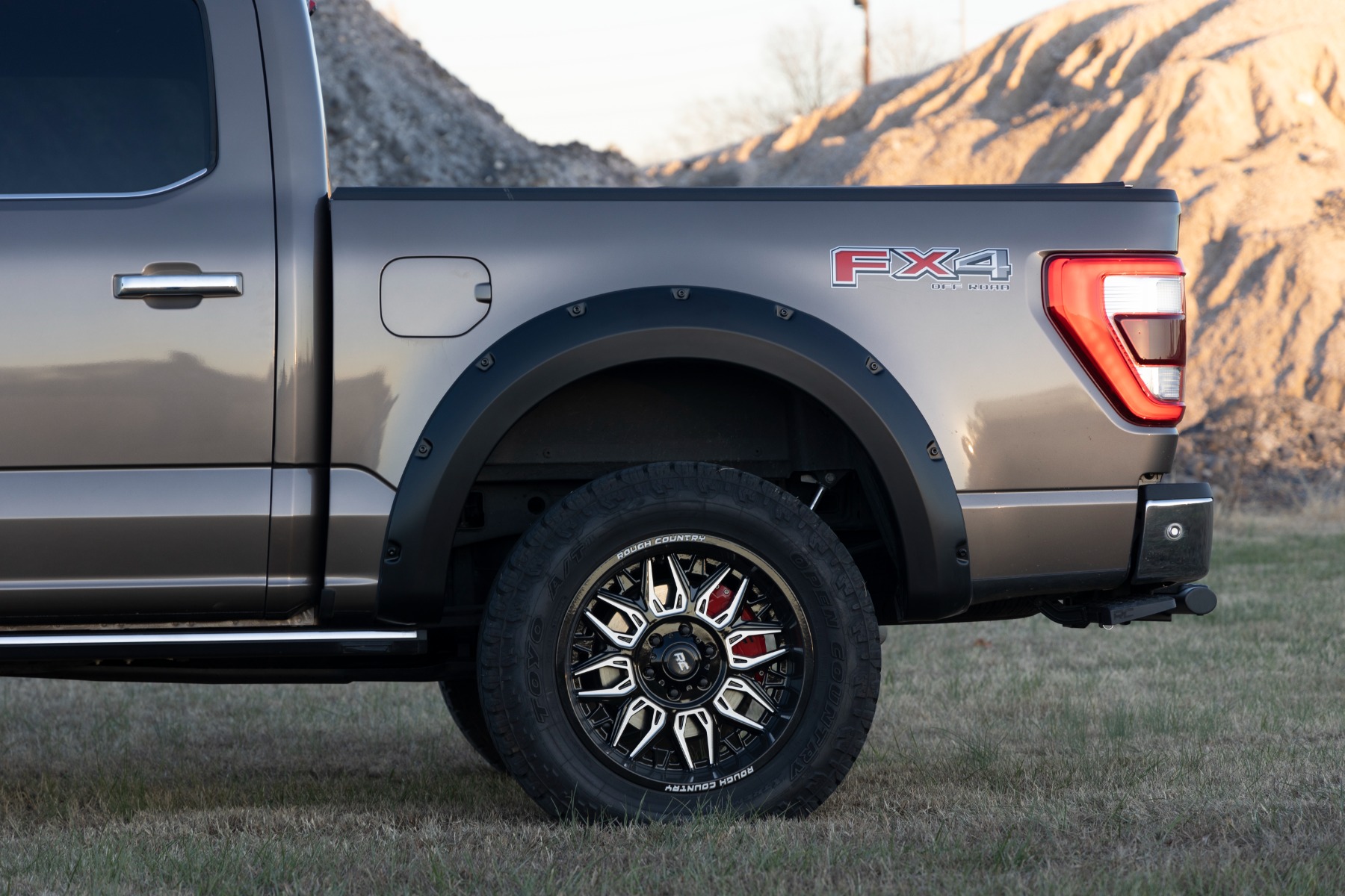 Traditional Pocket Fender Flares | Ford F-150 2WD / 4WD (2021-2023)