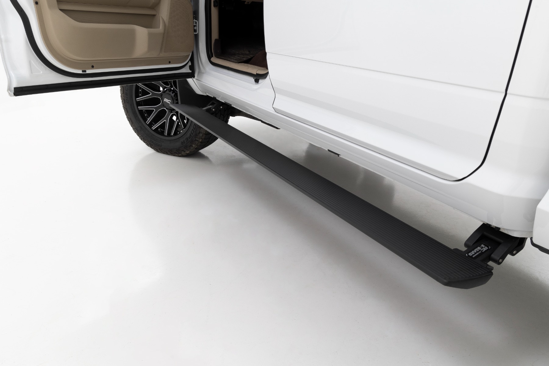 Power Running Boards | Dual Electric Motor | Crew Cab | Ram 2500 / 3500 (10-24)