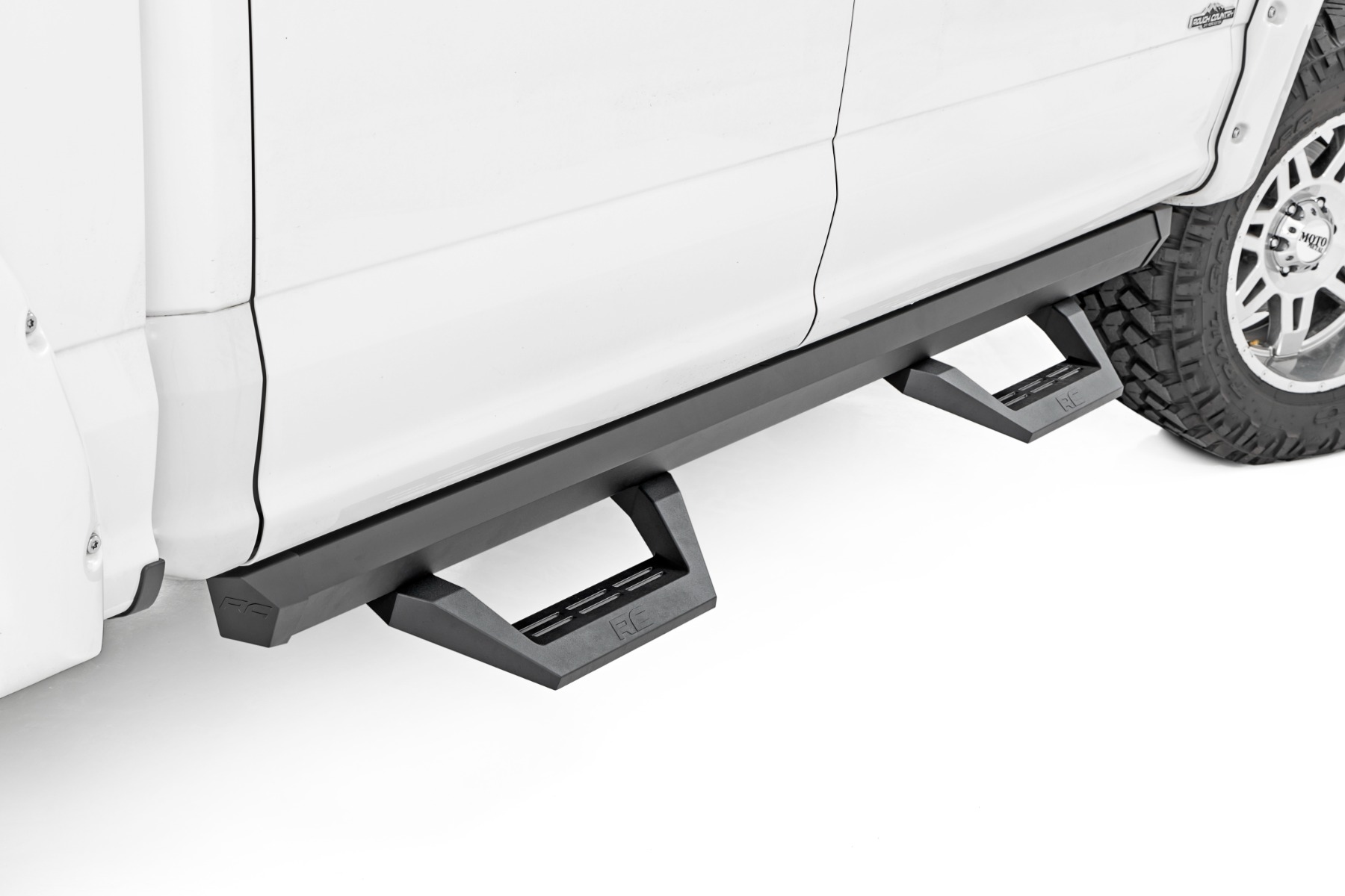 SRX2 Adj Aluminum Step | Crew Cab | Ford F-150 / Lightning / F-250 / F-350 / Raptor (15-24)