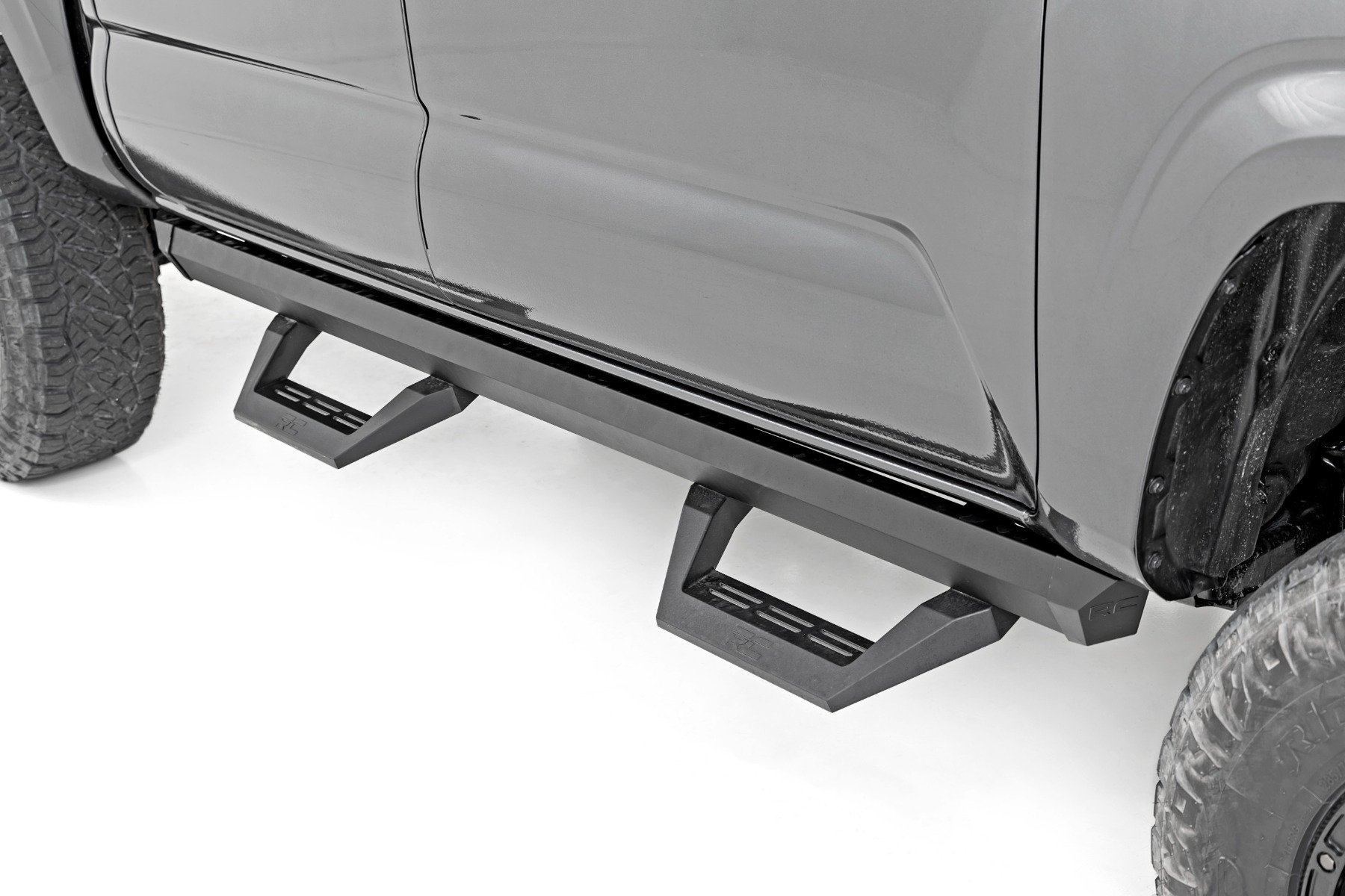 SRX2 Adj Aluminum Step | Double Cab | Toyota Tacoma 2WD / 4WD (2005-2023)