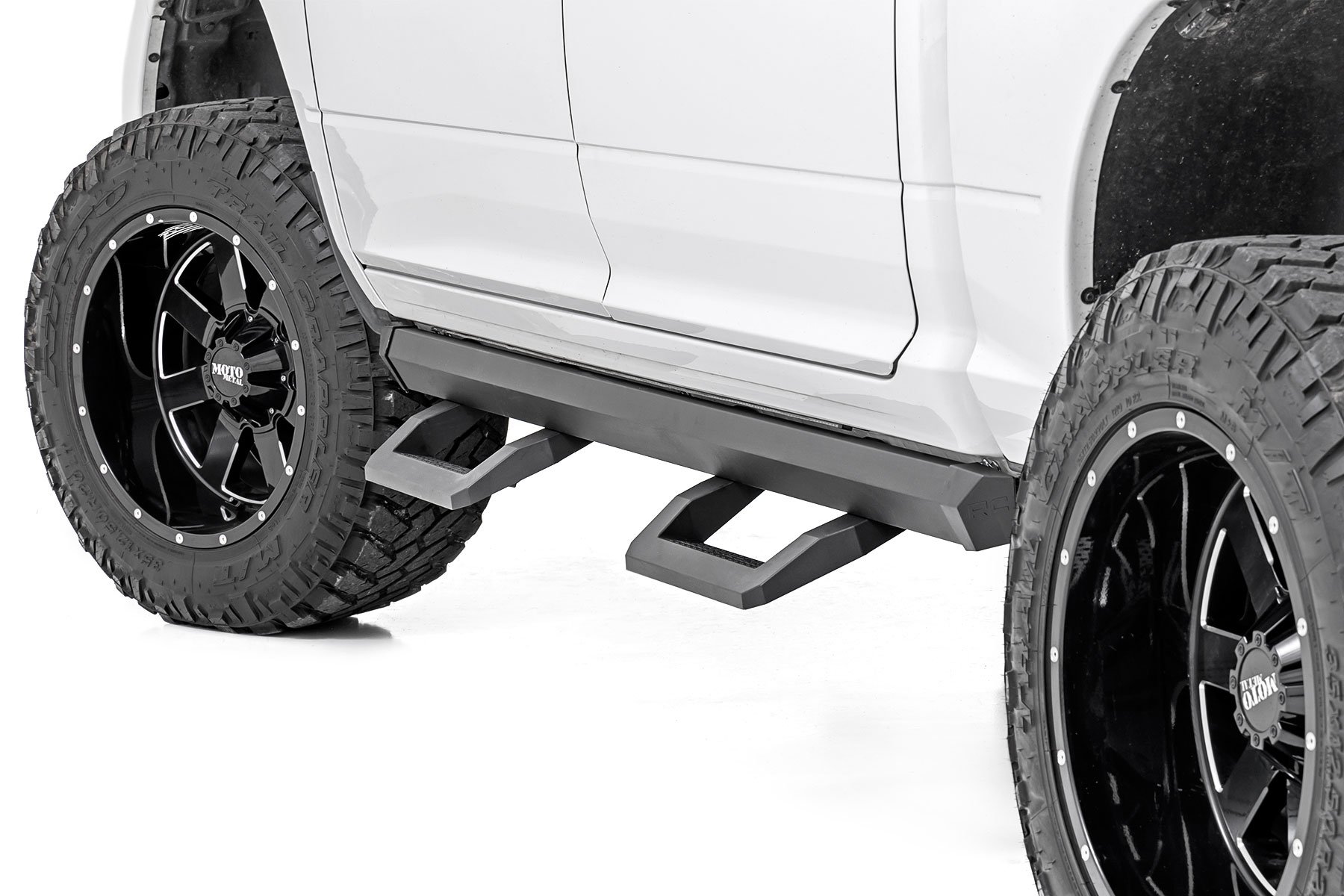 SR2 Adjustable Aluminum Steps | Crew Cab | Ram 1500 / 2500 / 3500 2WD / 4WD