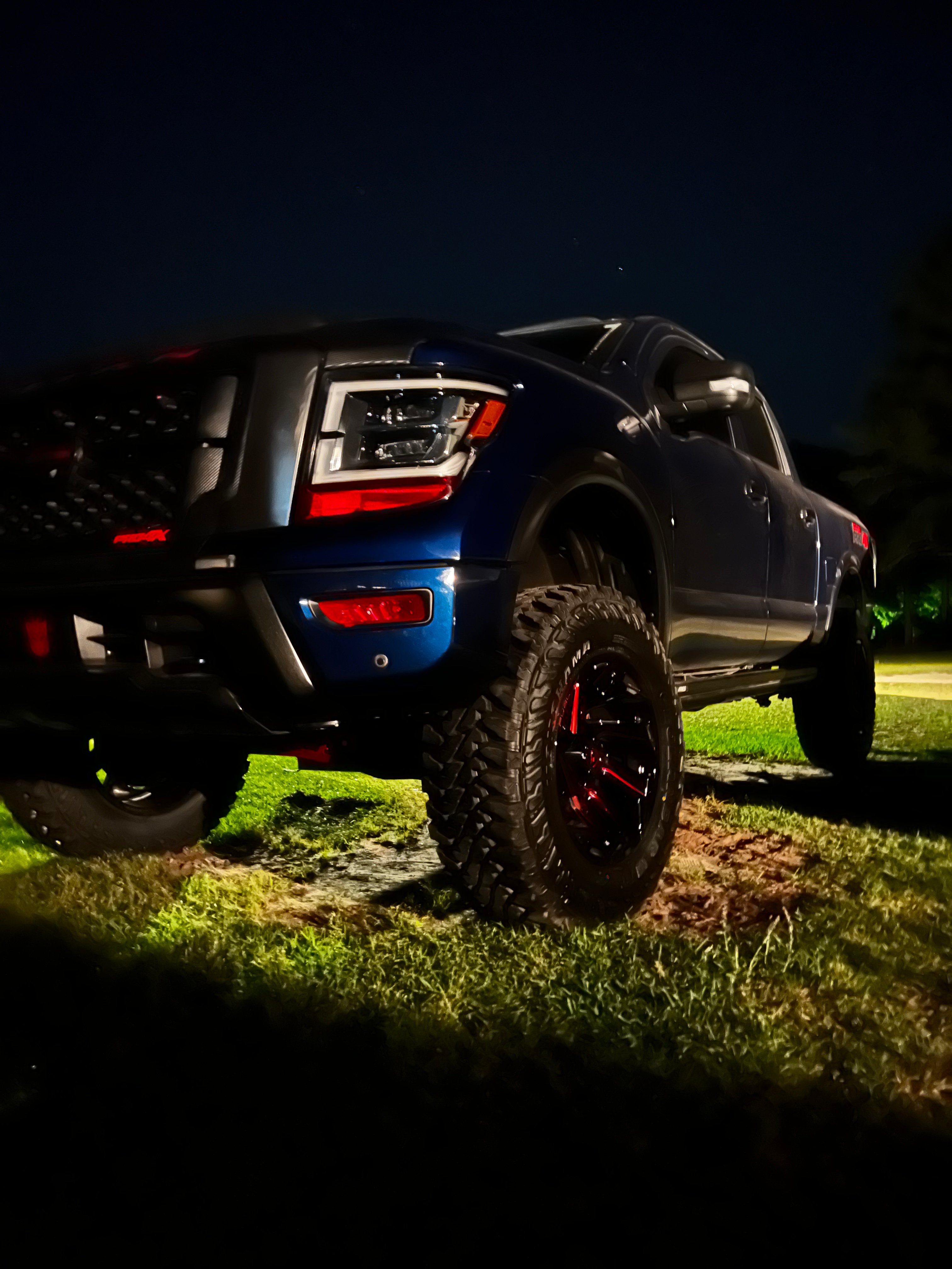 View build 6 Inch Lifted 2020 Nissan Titan 4WD | Rough Country