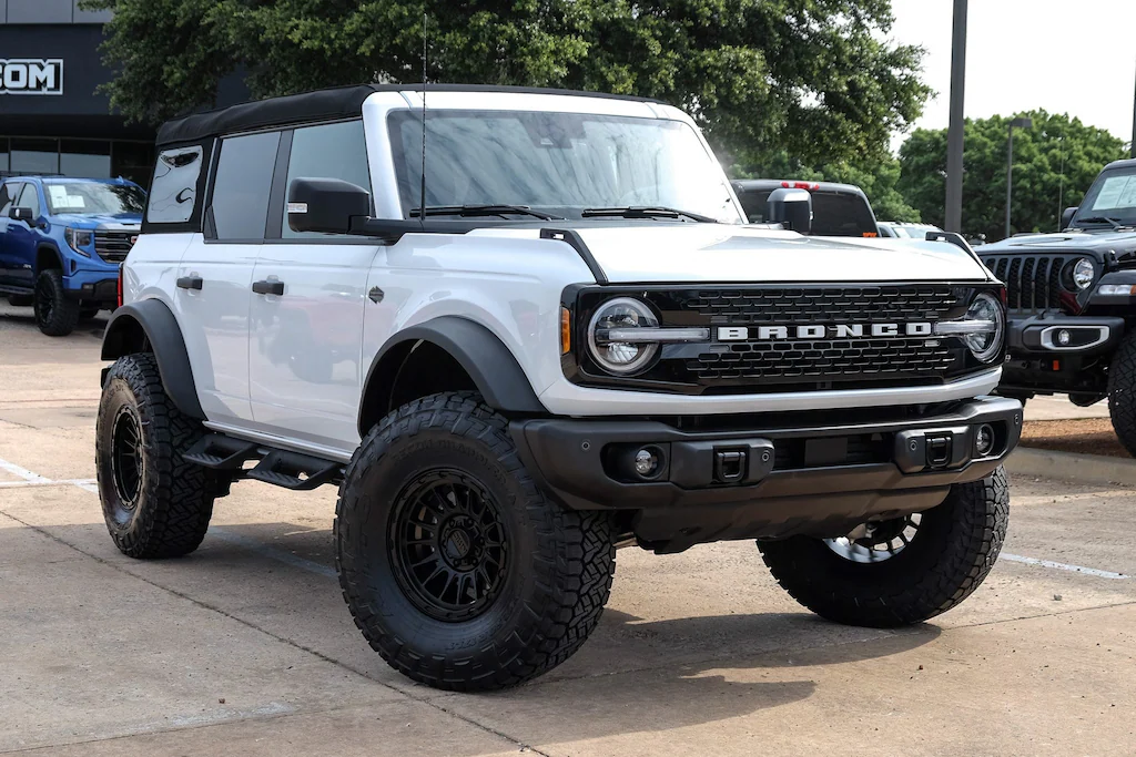 View build 2.5 inch Lifted 2023 Ford Bronco 4WD | Rough Country