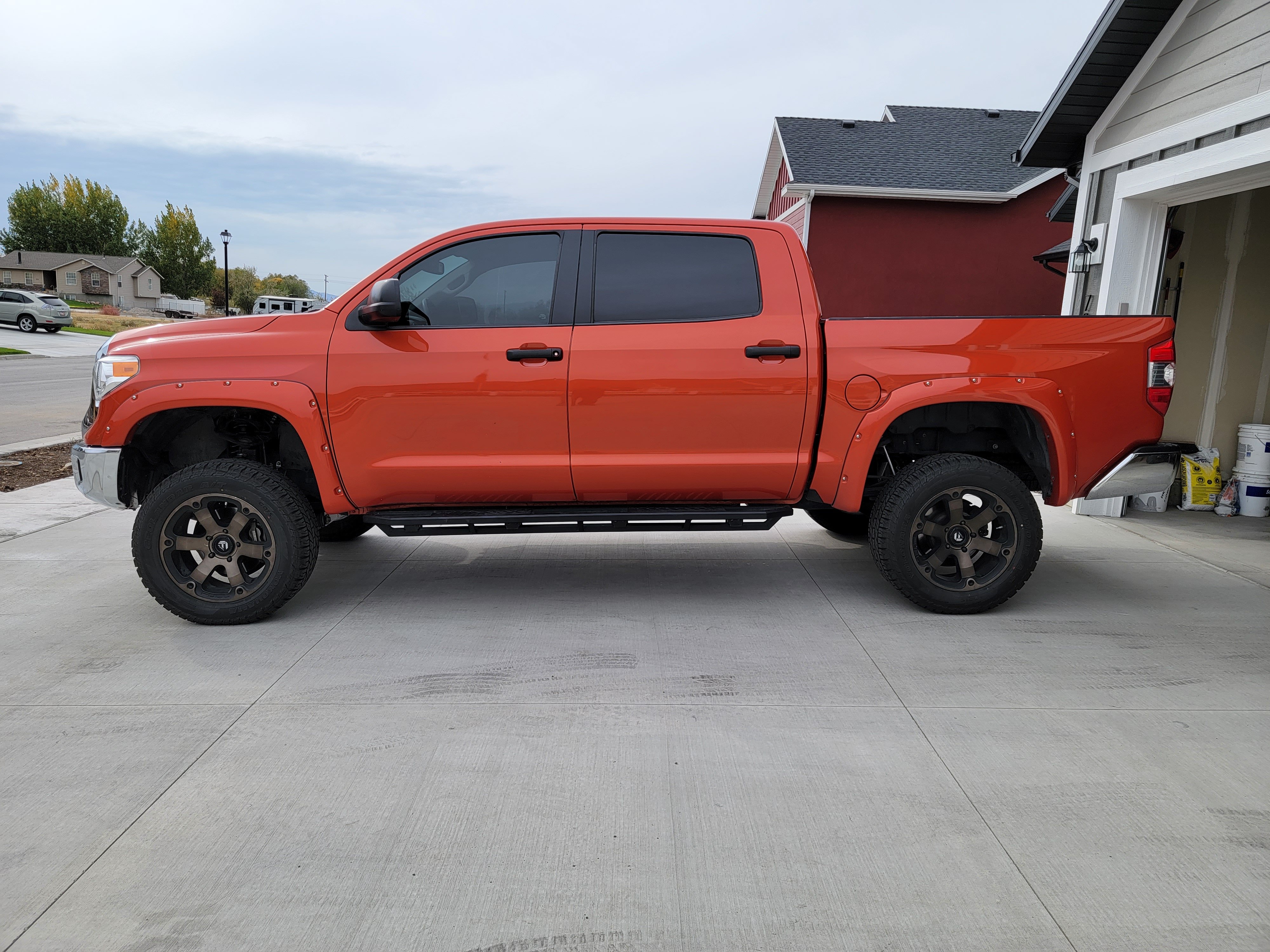 View build 6 Inch Lifted 2017 Toyota Tundra 4WD | Rough Country