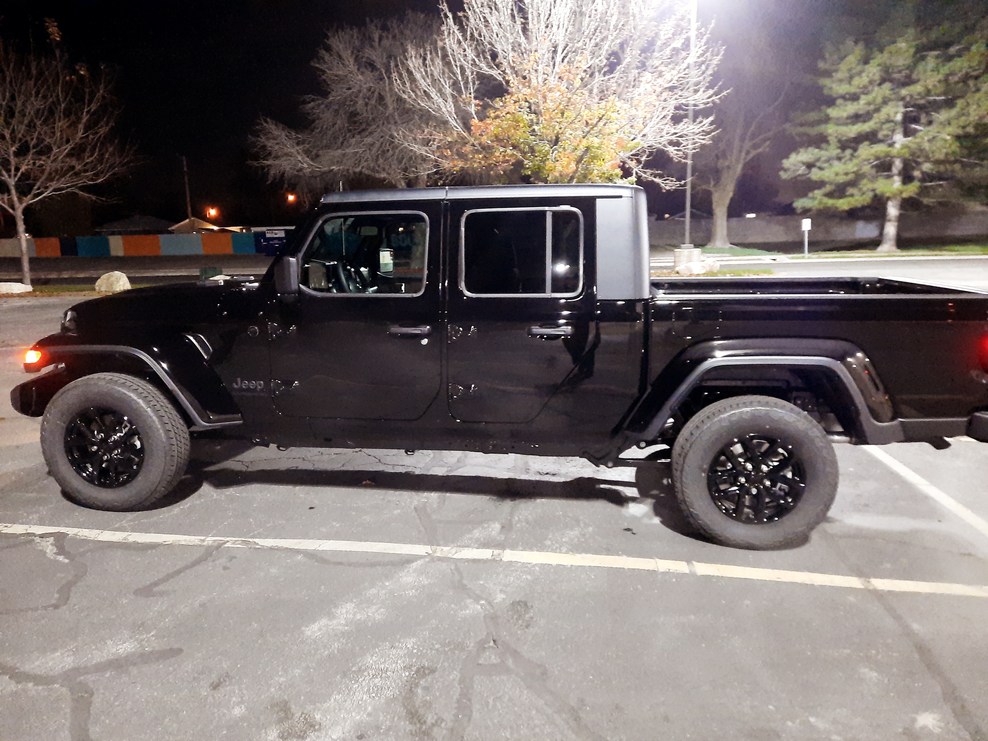 View build 3.5 Inch Lifted 2021 Jeep Gladiator JT 4WD | Rough Country
