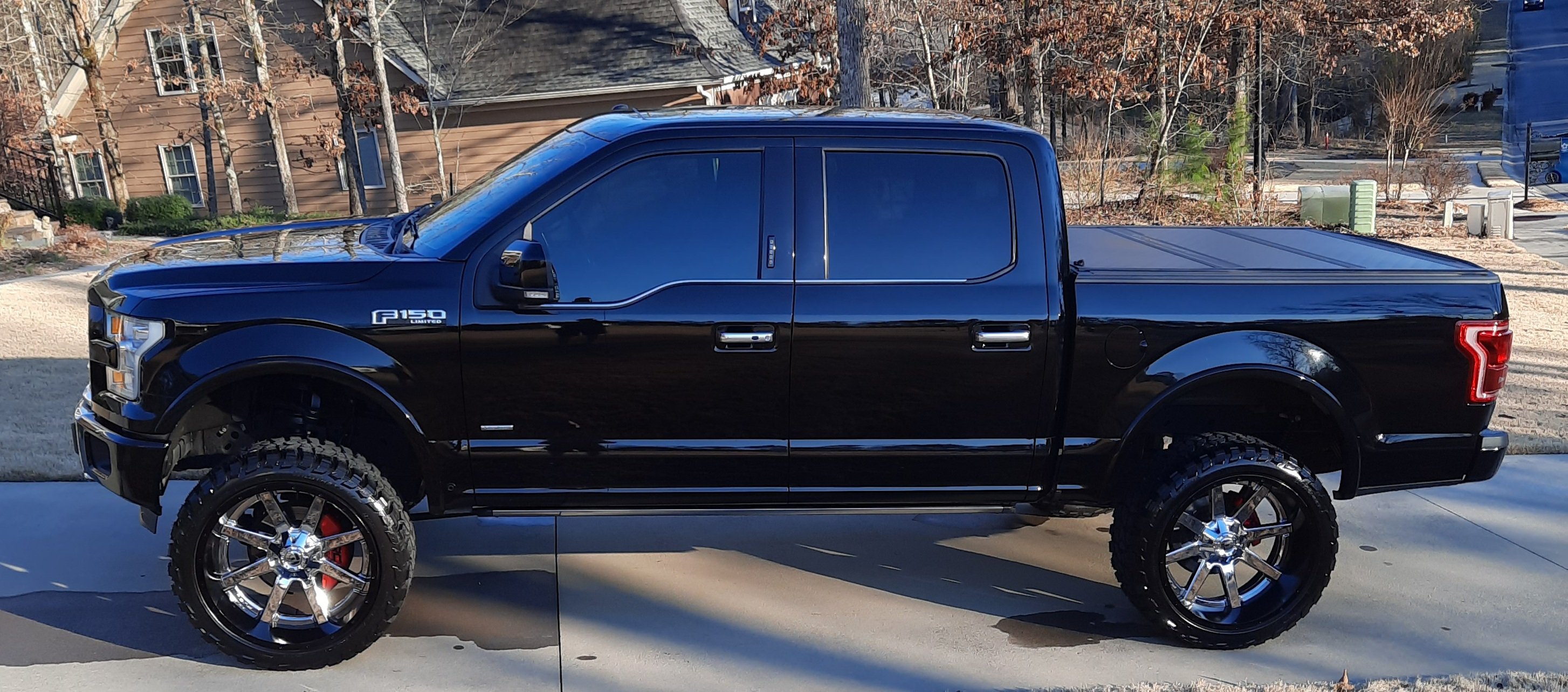 View build 6 Inch Lifted 2016 Ford F-150 4WD | Rough Country