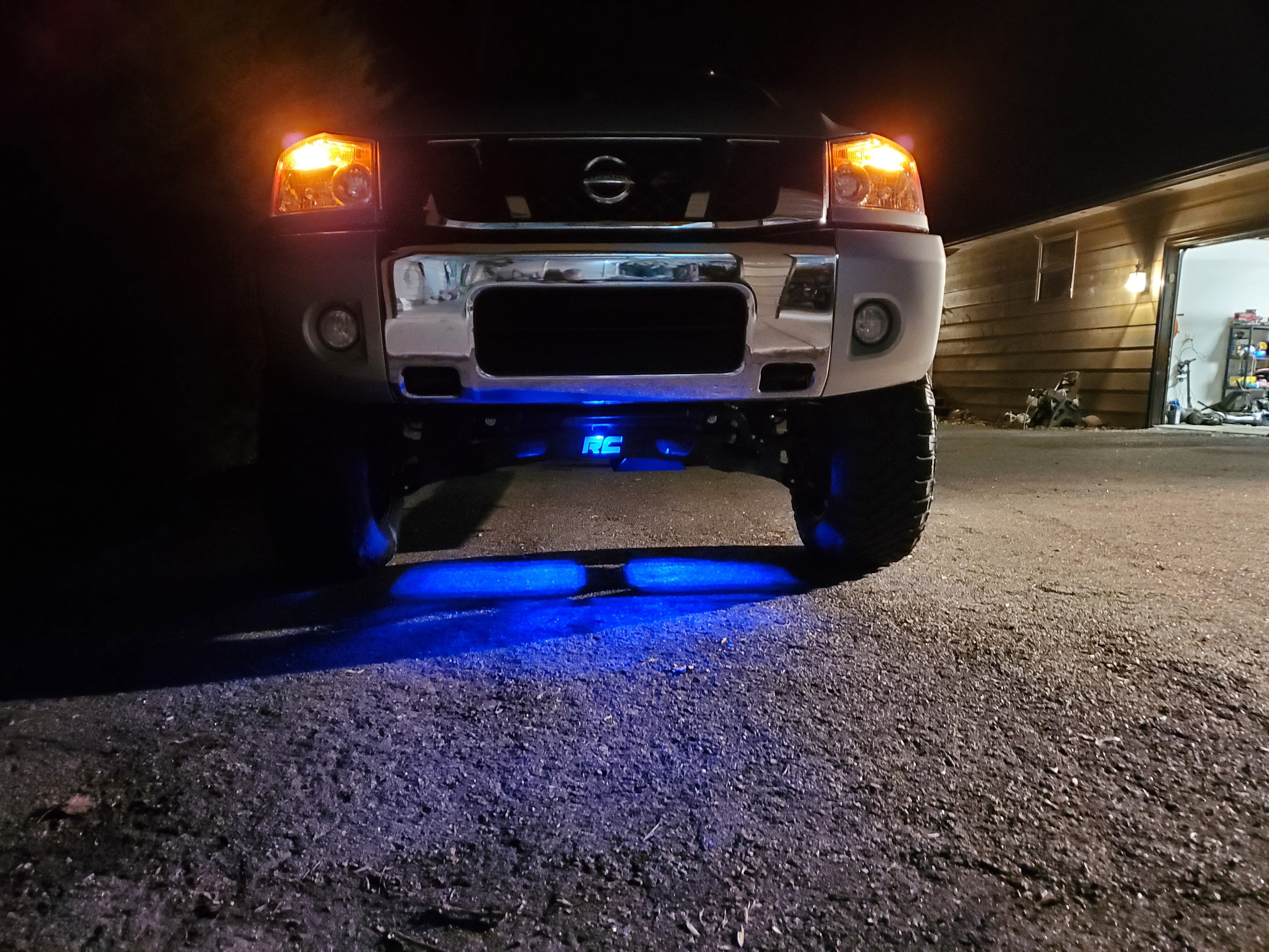 View build 6 Inch Lifted 2010 Nissan Titan 4WD | Rough Country