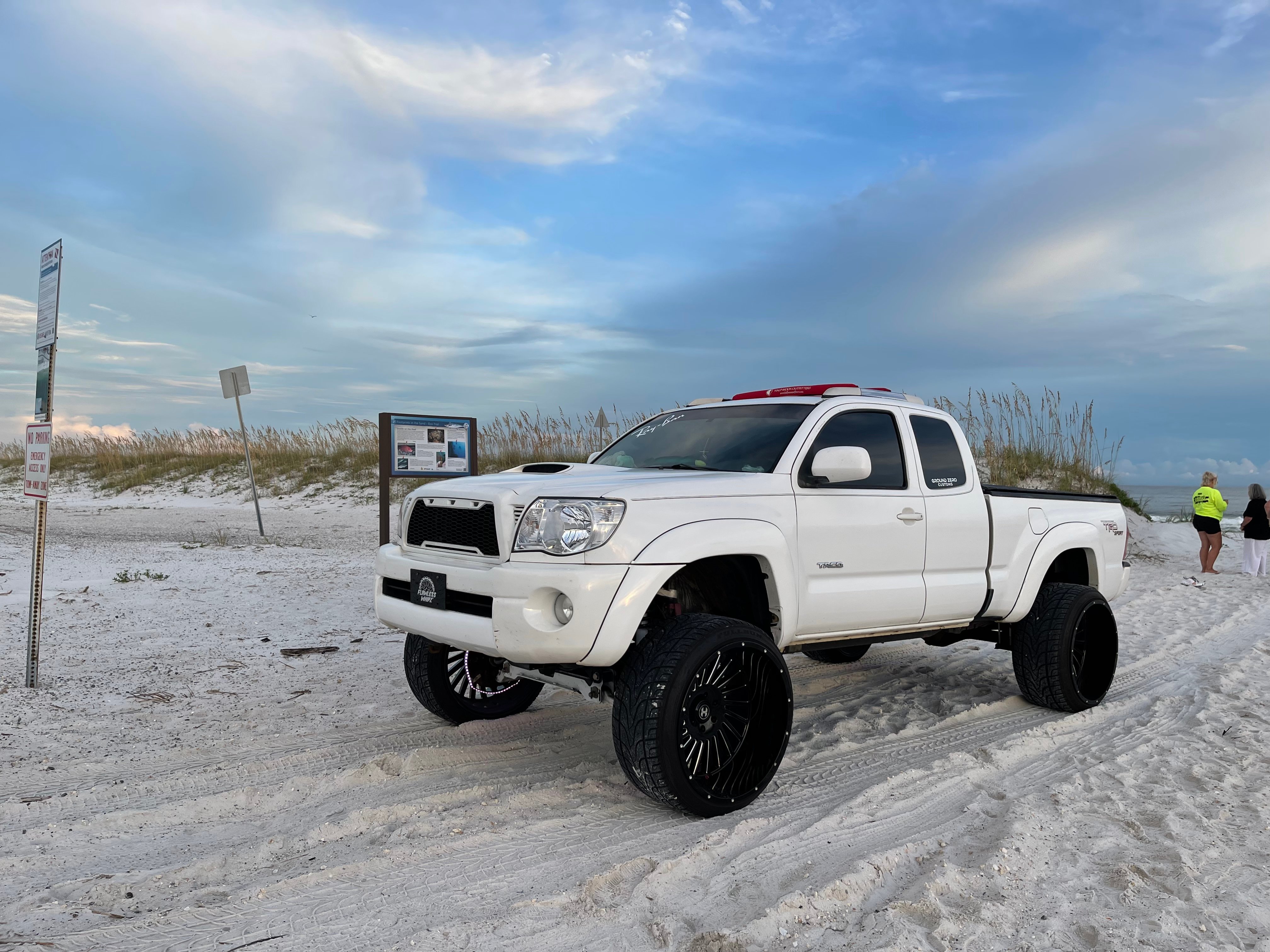 View build 7.5 Inch Lifted 2005 Toyota Tacoma 4WD | Rough Country