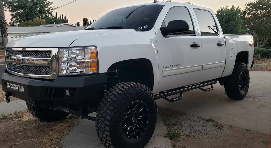 View build 7 Inch Lifted 2013 Chevy Silverado 1500 4WD | Rough Country