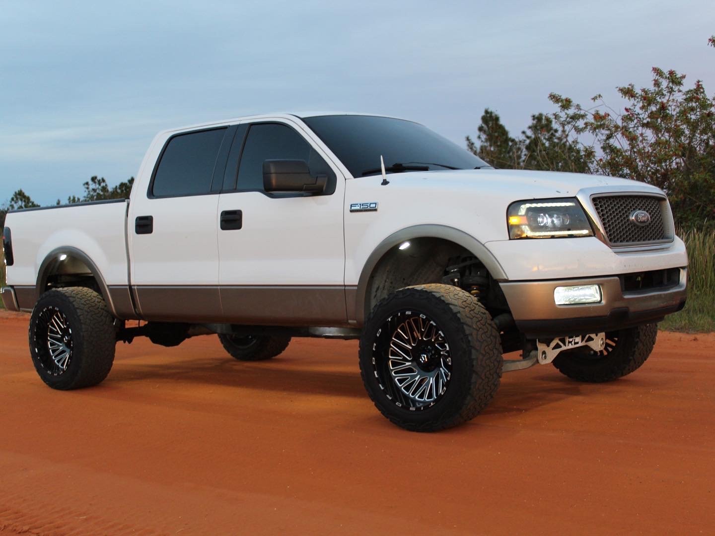 View build 6 Inch Lifted 2005 Ford F-150 4WD | Rough Country