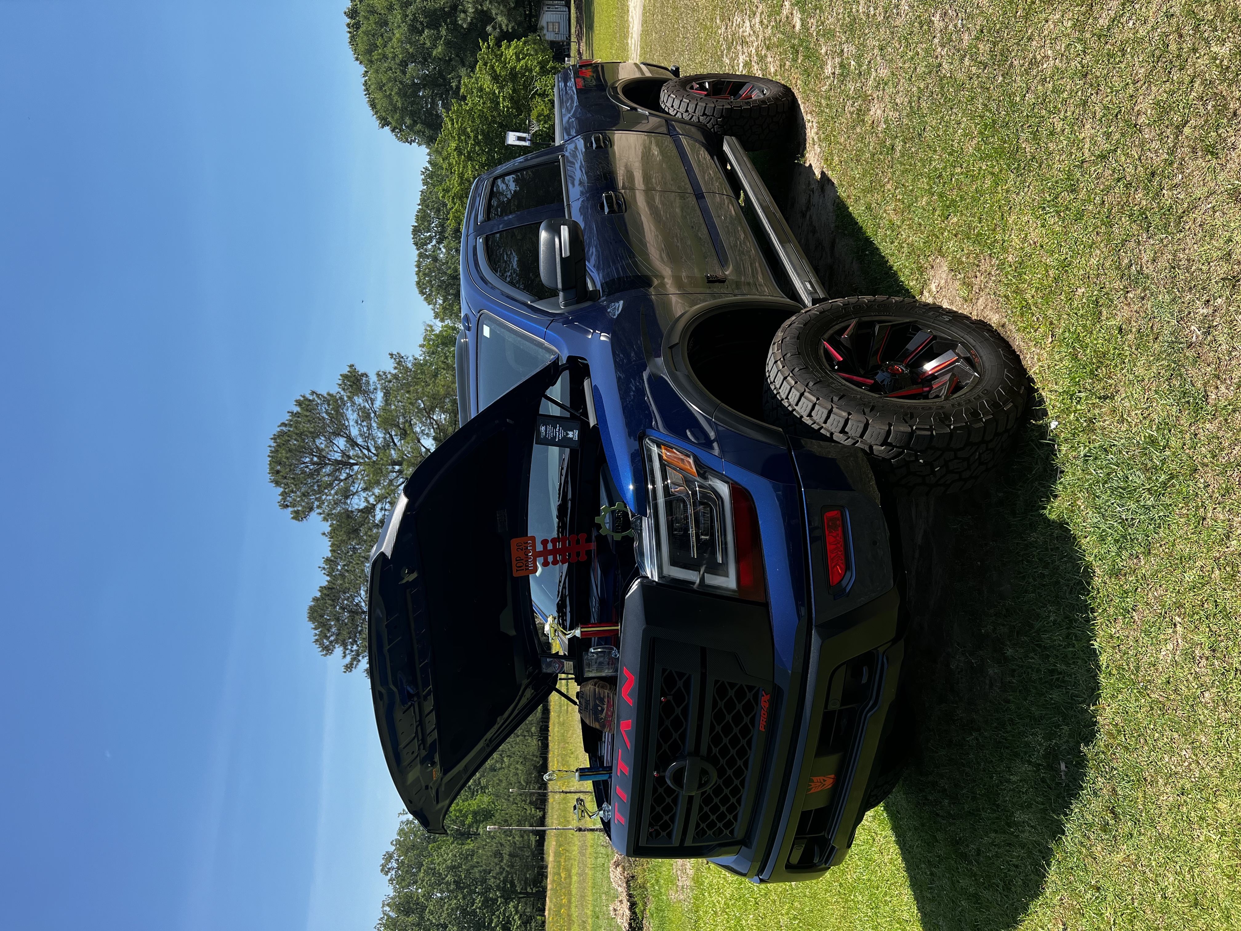 View build 6 Inch Lifted 2020 Nissan Titan 4WD Rough Country