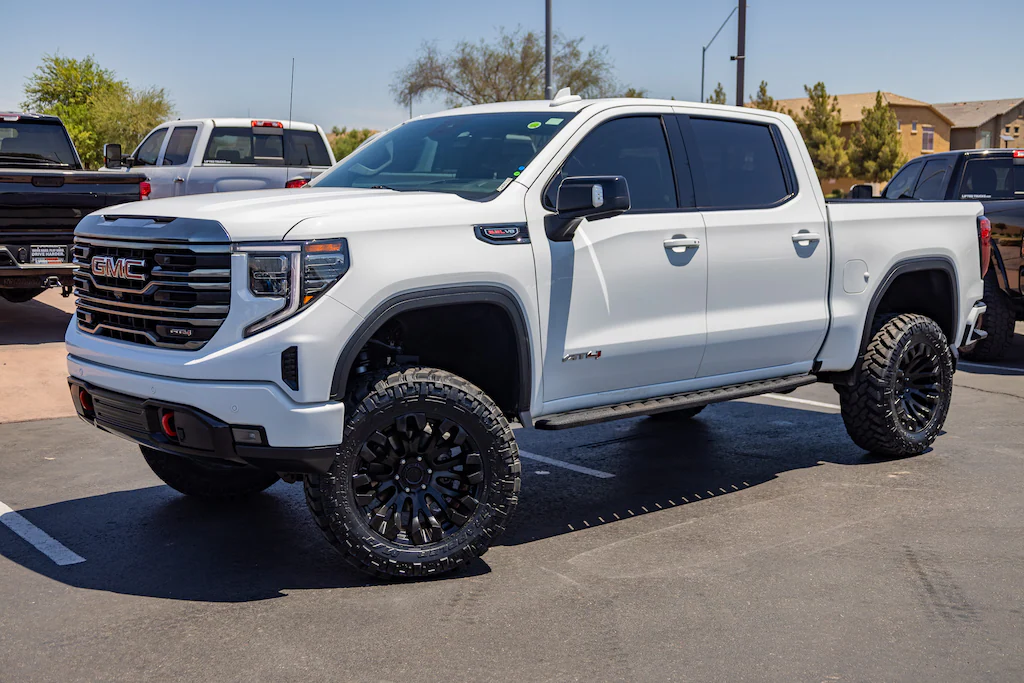 View build 6 Inch Lifted 2022 GMC Sierra 1500 4WD | Rough Country