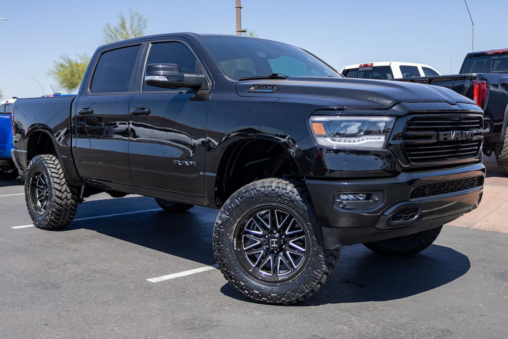 View build 6 Inch Lifted 2021 Ram 1500 4WD | Rough Country