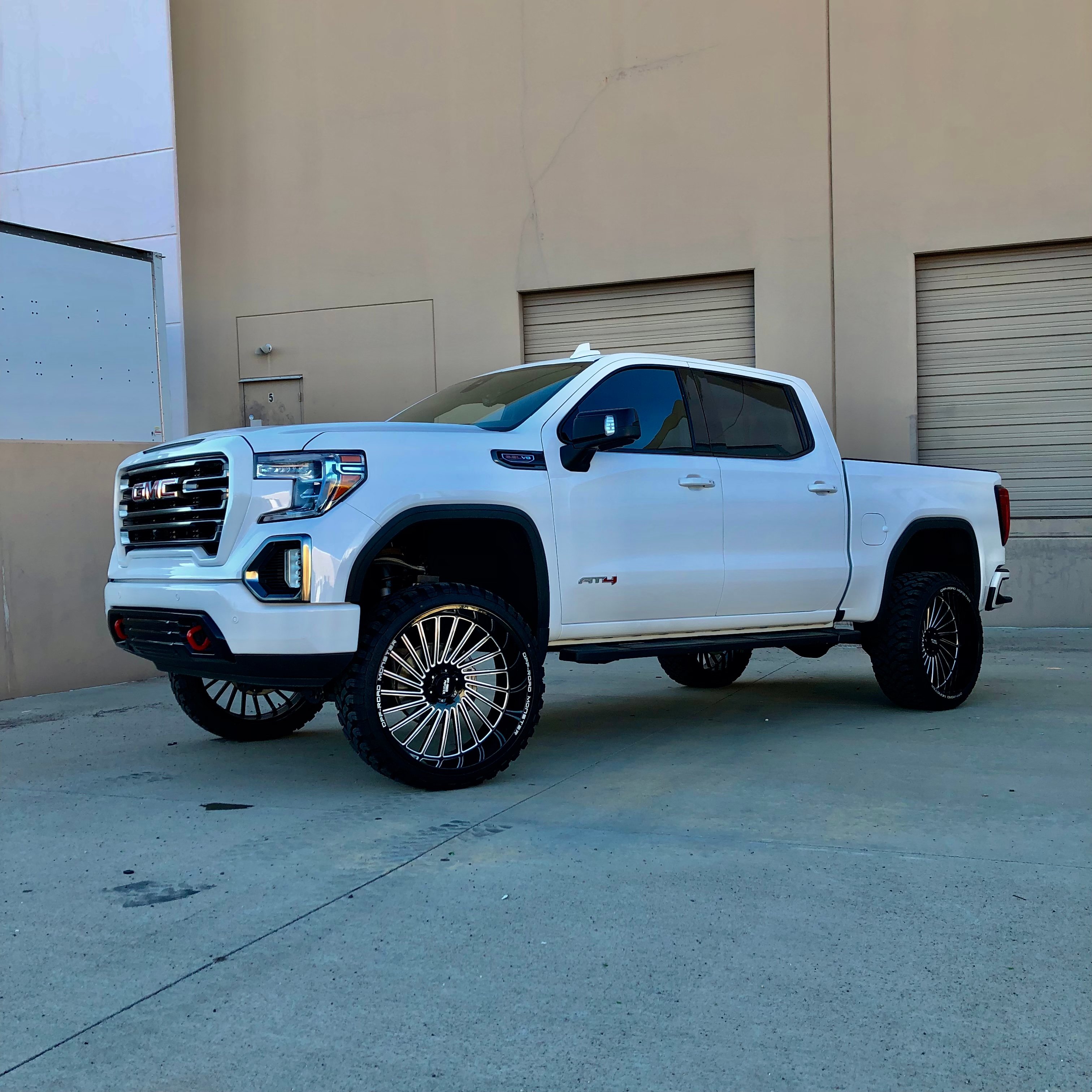 View build 6 Inch Lifted 2019 GMC Sierra 1500 4WD | Rough Country