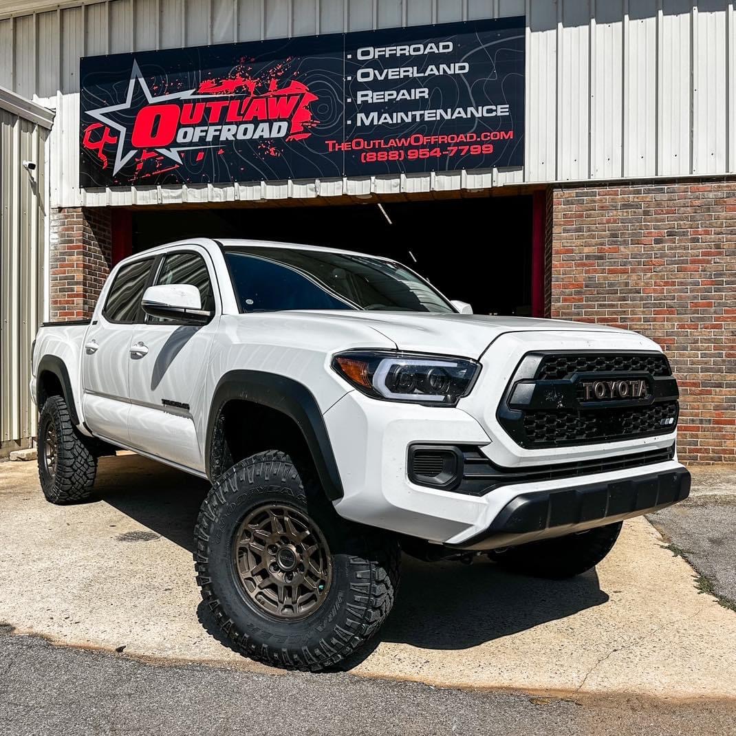 Rough Country 3.5 Lift Kit, 2023-2016 Toyota Tacoma